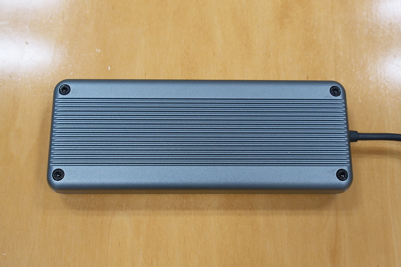 裏面にも凹凸が設けられている