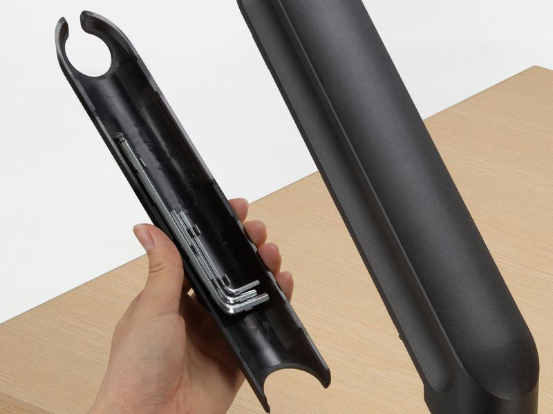 取り付け用の六角レンチをアーム内部に収納できる