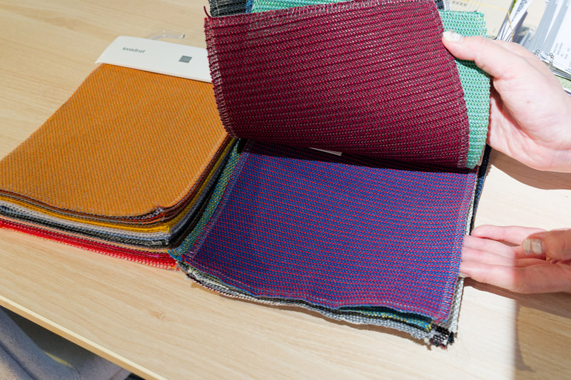 法人向けは張り地のカスタマイズにも対応する