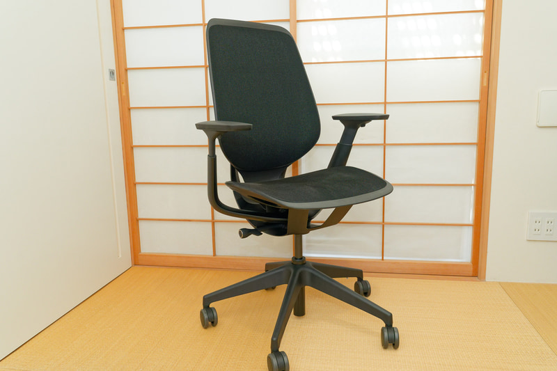 Karman(ブラック・ブラック、18万4,980円)