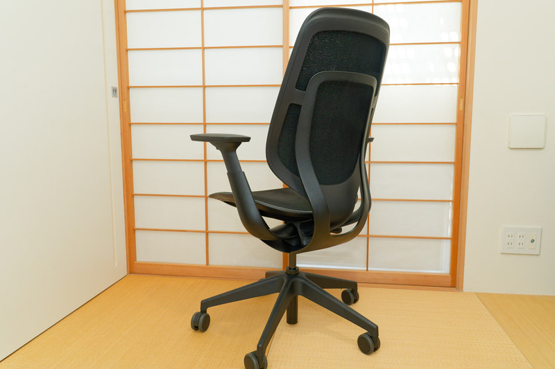 Karman(ブラック・ブラック、18万4,980円)