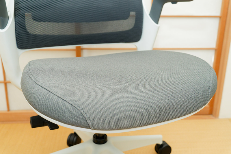 座面はファブリック