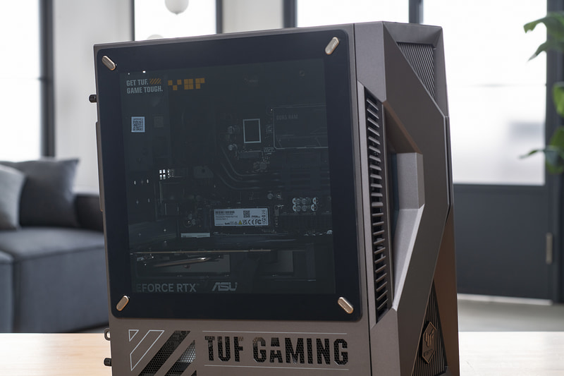 左側面はガラスなので内部が見える