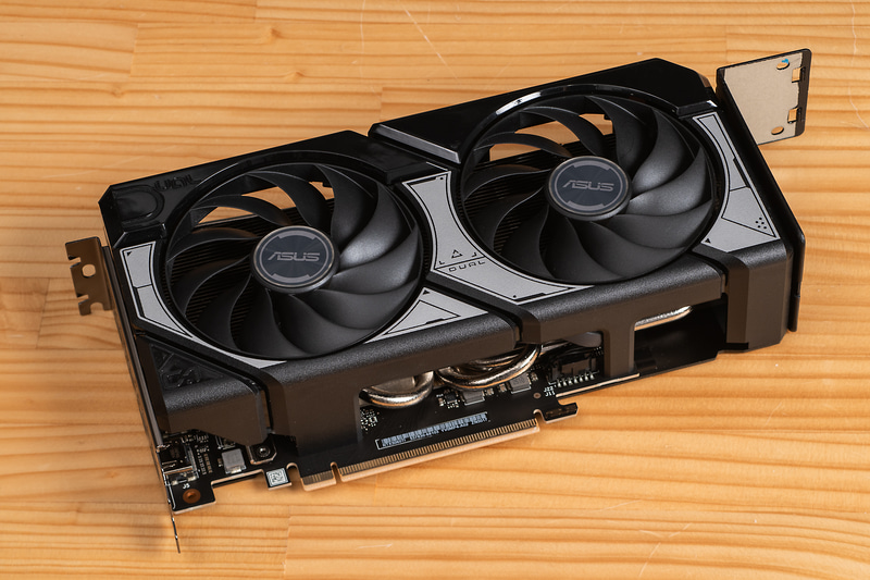 ASUSのDULAシリーズをベースにしたデスクトップ向けのビデオカードを搭載