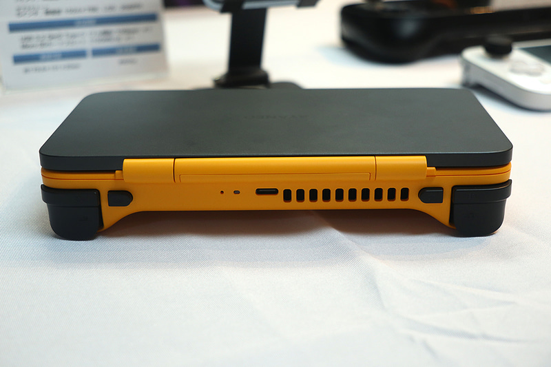 本体背面のインターフェイス