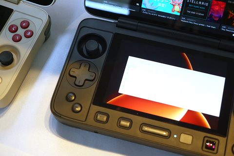 戦闘ゲーム機　二人用内蔵2199モデル　ゲーム機家庭用ゲーム機YX019 二画面Windows携帯ゲーム機「AYANEO FLIP DS」