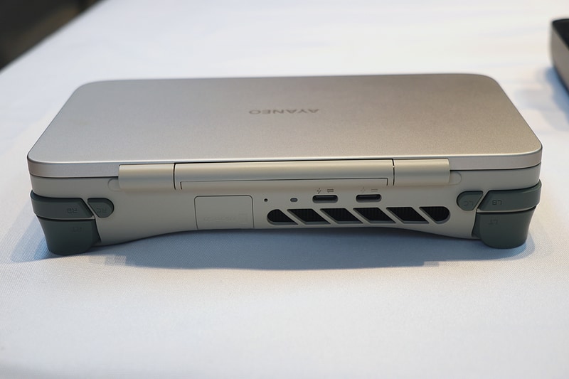 レトロパワーの背面