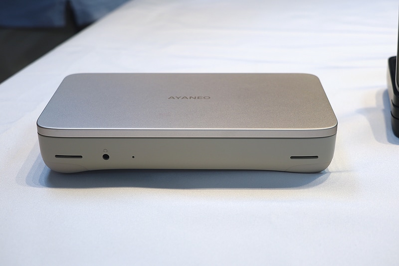 レトロパワーの前面