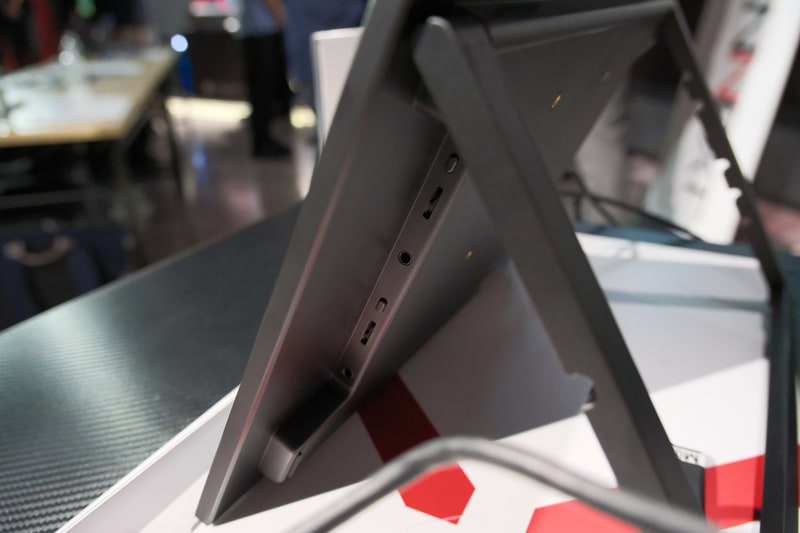 右側インターフェイス