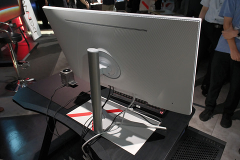 JAPANNEXT、14型WUXGA 2枚のデュアルモバイルモニター。開発中の