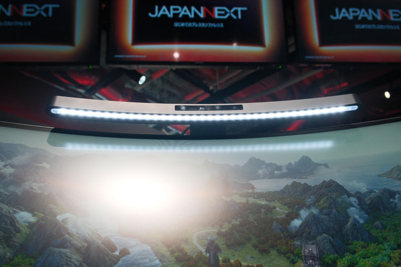 JN-ML-R450R。湾曲モニター向けのモニターライト