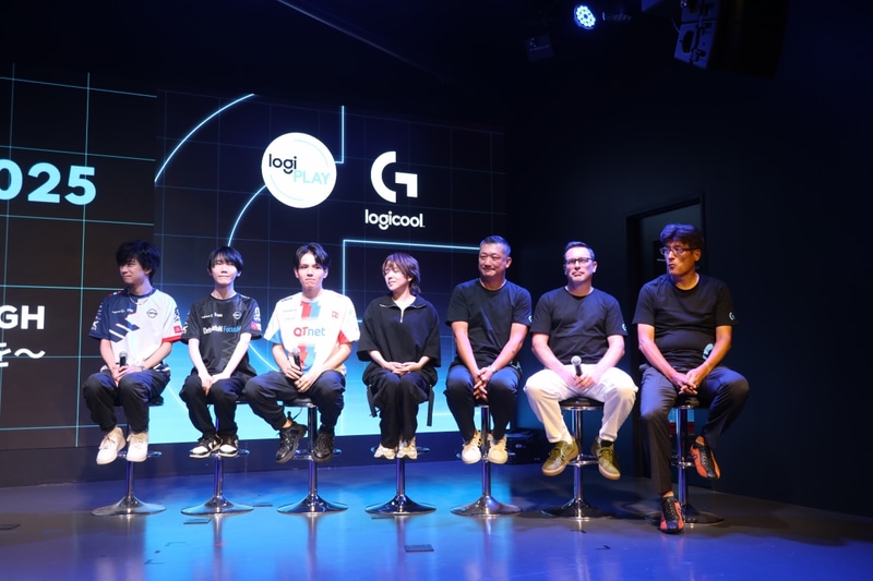 発表会後のトークセッション。左からMeiy選手、びゅりる選手、QT DIG∞のMisaya選手、ストリーマーのKOHALさん、そしてロジクールのメンバー