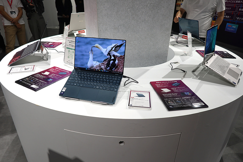 最新AI PCのタッチ&トライコーナー