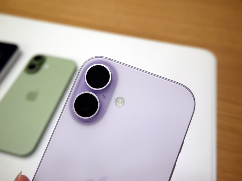 48MP Fusionメインと48MP Fusion超広角の2つのカメラシステム