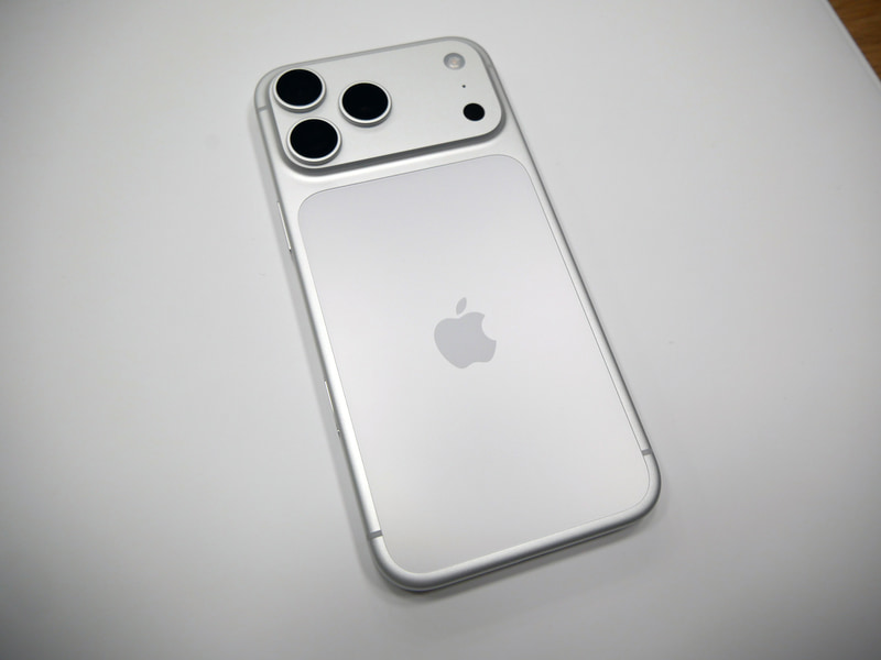iPhone 17 Proの背面の様子