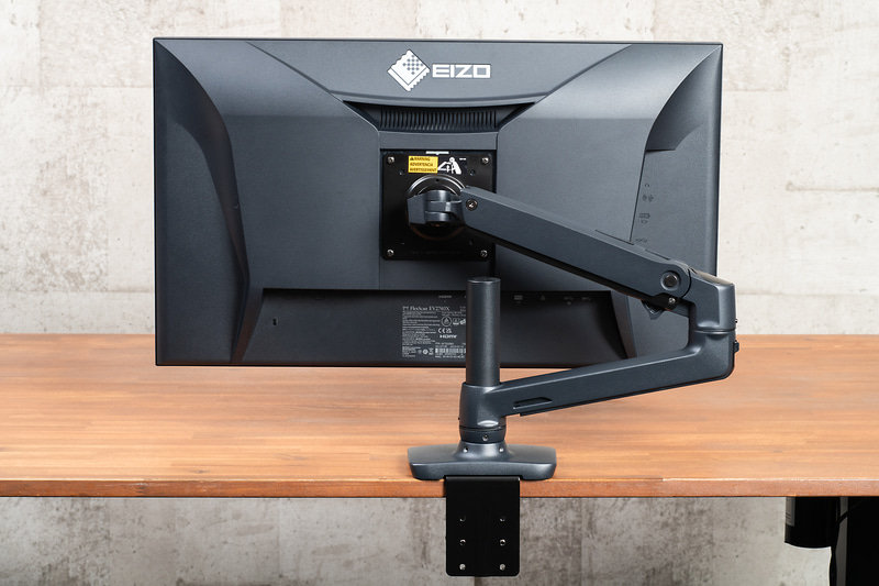 下アームと上アームの両方を差し込んで使うスタイル