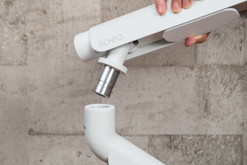 下アームに上アームを差し込む