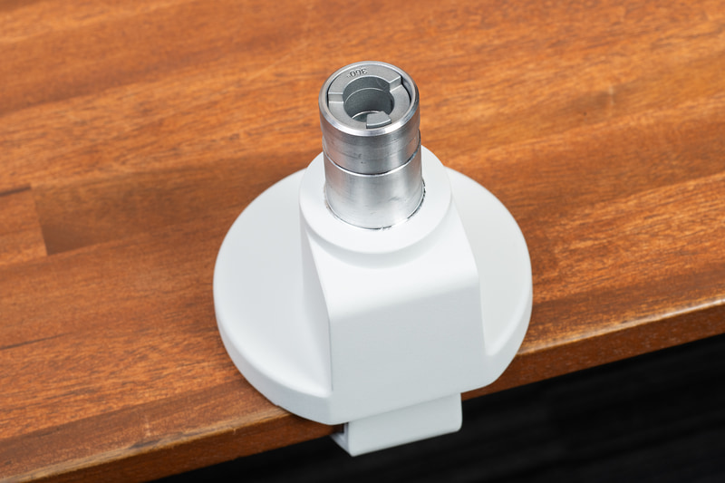 スリーブベアリングを挿入して可動範囲を360度に