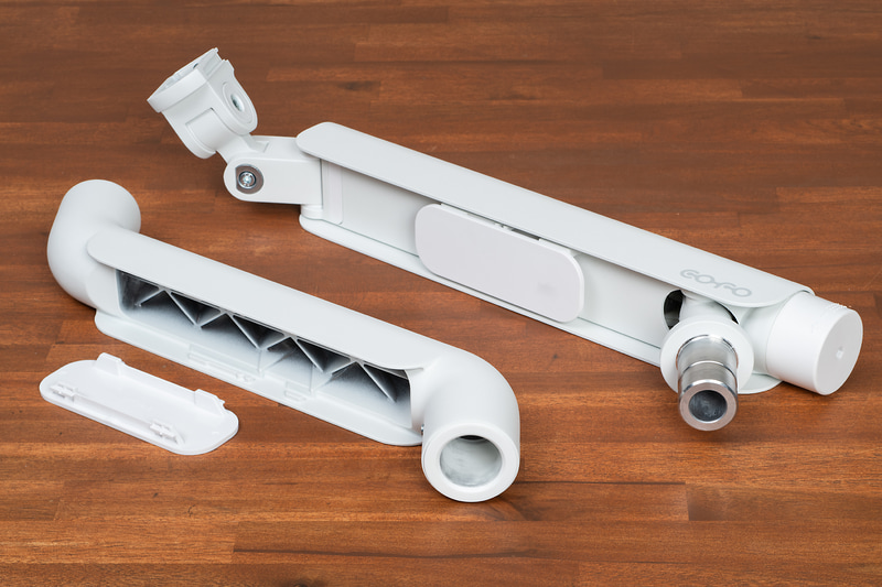 上アームと下アームの両方にケーブルホルダーを装備