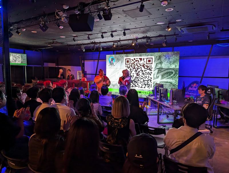 オフラインイベント会場のMCはNOモーション。の2人が務めた