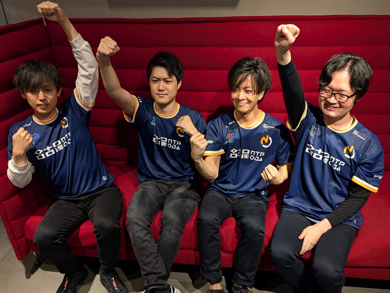 オフラインイベントの会場で見事チーム勝利した名古屋NTPOJAのメンバーたち