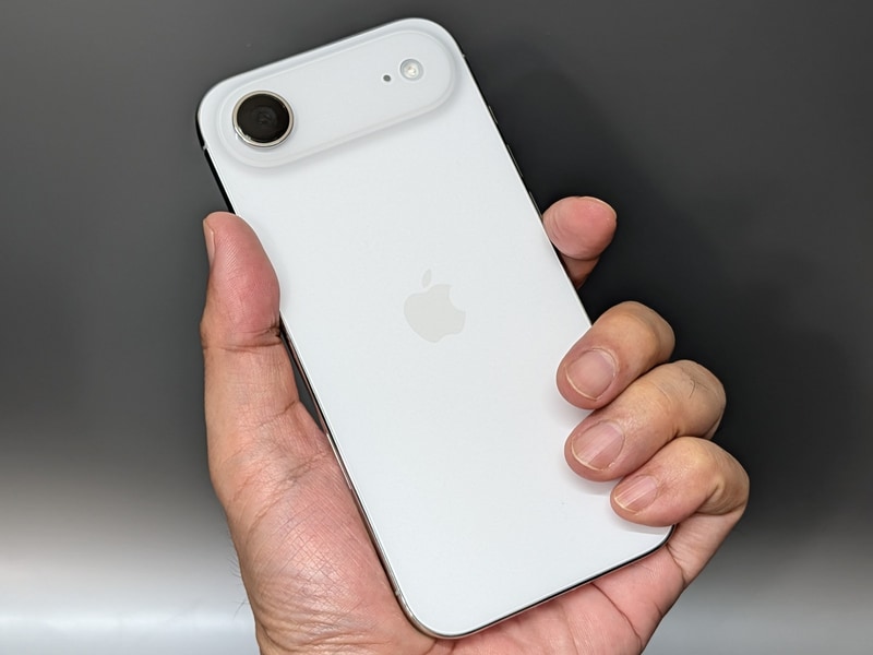 「薄さ」「軽さ」の感覚を狂わせる本製品の魔力は相当なものだ