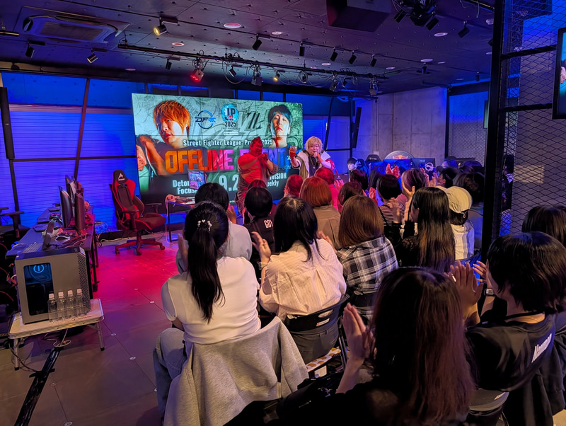 今回もオフライン会場でのMCはNOモーションの2人だ