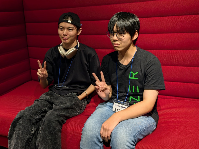 会場にはDetonatioN FocusMeからエド対策とA.K.I.対策のスパーリングパートナーとして呼ばれていた、Good 8 Squadのさはら(@sahara7h)とプロを目指すA.K.I.使いのプレーヤー、みりあ(@miLiq_vl)の姿もあった