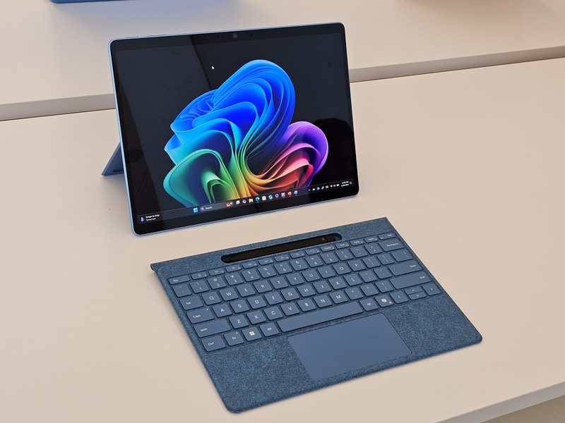 Snapdragon X Eliteを搭載したMicrosoftのSurface Pro(11th Edition)
