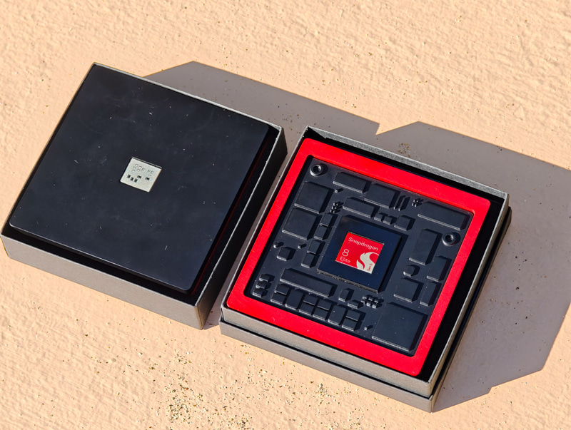 Snapdragon 8 Elite Gen 5のチップ表裏