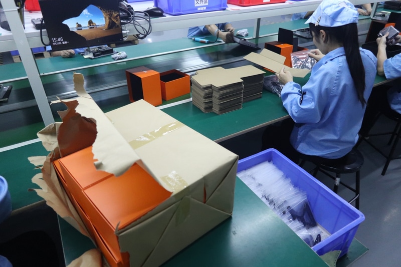 梱包材の組み立て