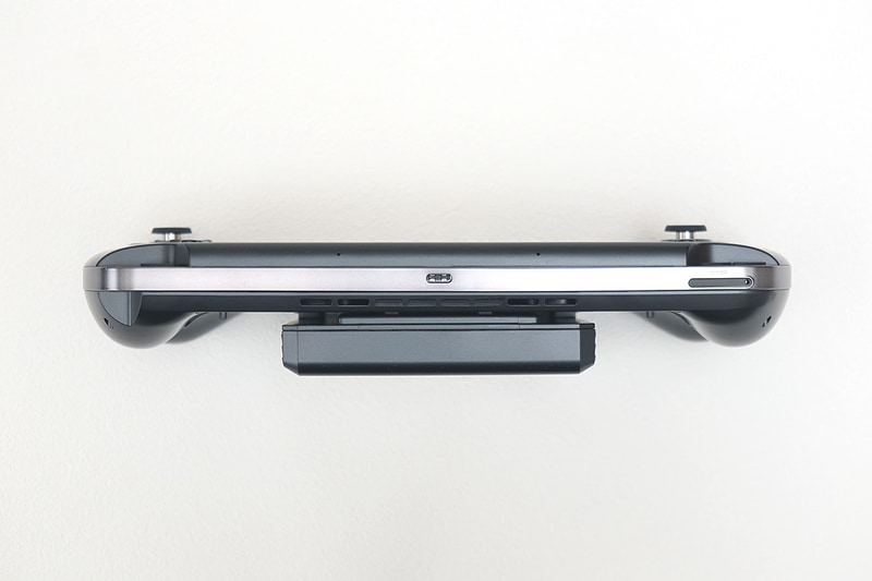 本体底面。USB 3.2 Gen 2 Type-Cを装備