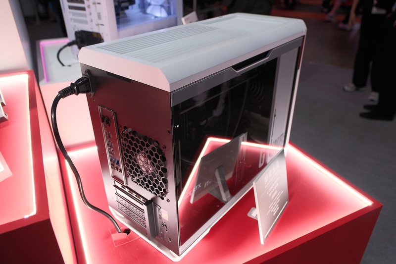 ホワイトモデル(参考出展)