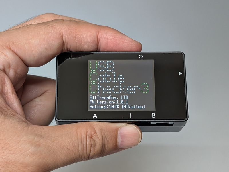 「USBCableChecker3」。同社サイト上では略称の「UCC3」が用いられていることも