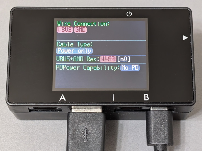 充電専用ケーブルを接続した例。点灯しているのが「VBUS」「GND」のみで、データ転送には対応できない。Cable Typeにも「Power Only」と表示されている
