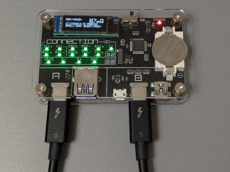 従来モデル「USBCableChecker2」では結線の有無はLEDの点灯状態で判別しなくてはならなかったので、格段に分かりやすくなった