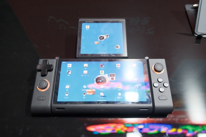 メイン画面の横にコントローラを動かした様子