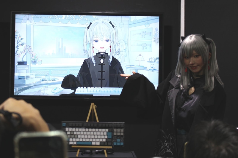 猫麦とろろさん、えなこさん