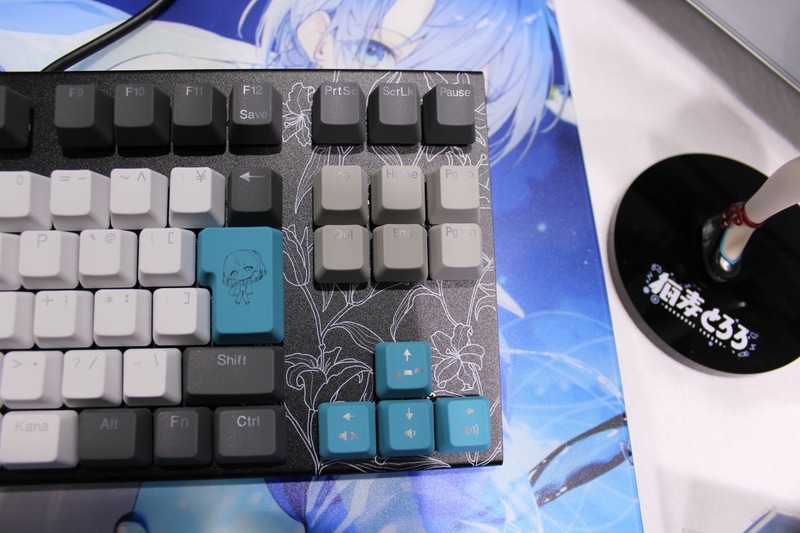 百合の花をモチーフとしたデザイン