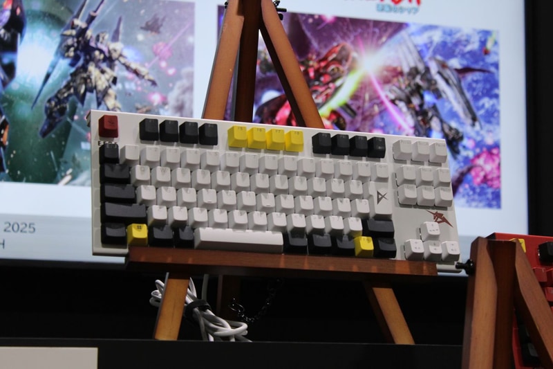 REALFORCE ✕ 機動戦士ガンダム 逆襲のシャア GX1 Keyboard νガンダムモデル