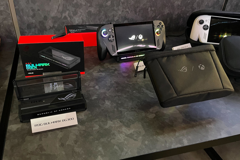 ROG Bulwark Dock DG300