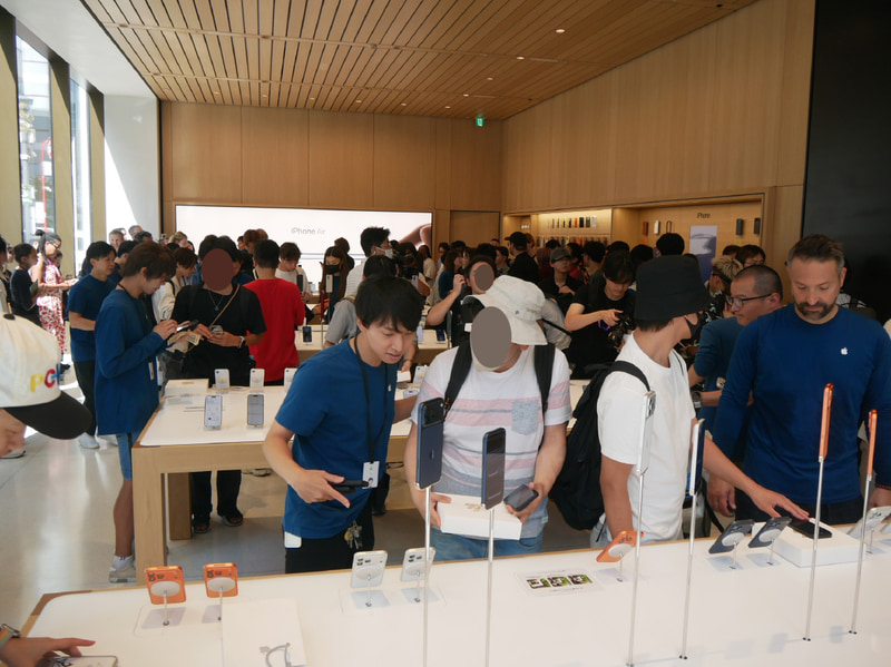 店内はあっという間に一杯になった