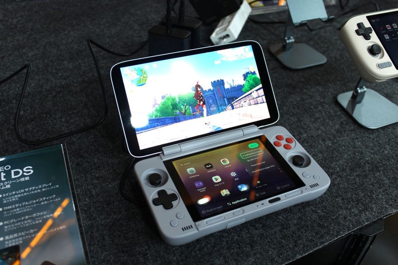 デュアルスクリーンAndroidデバイス「AYANEO Pocket DS」