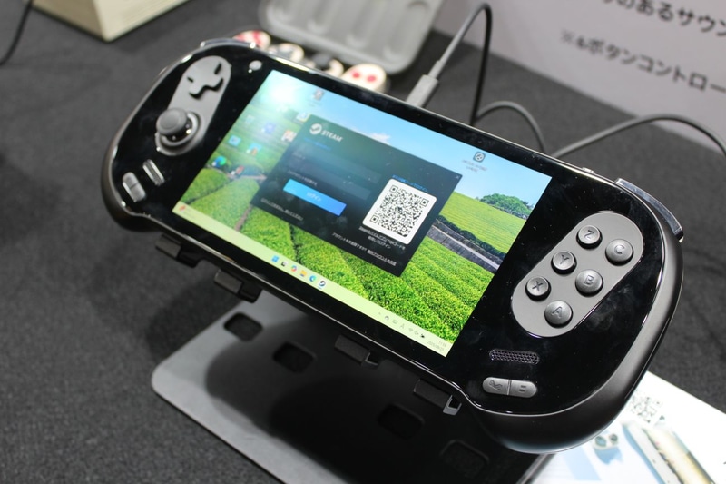 AYANEO 3ブラックモデル。ホワイトモデルとは異なるモジュールが装着されている