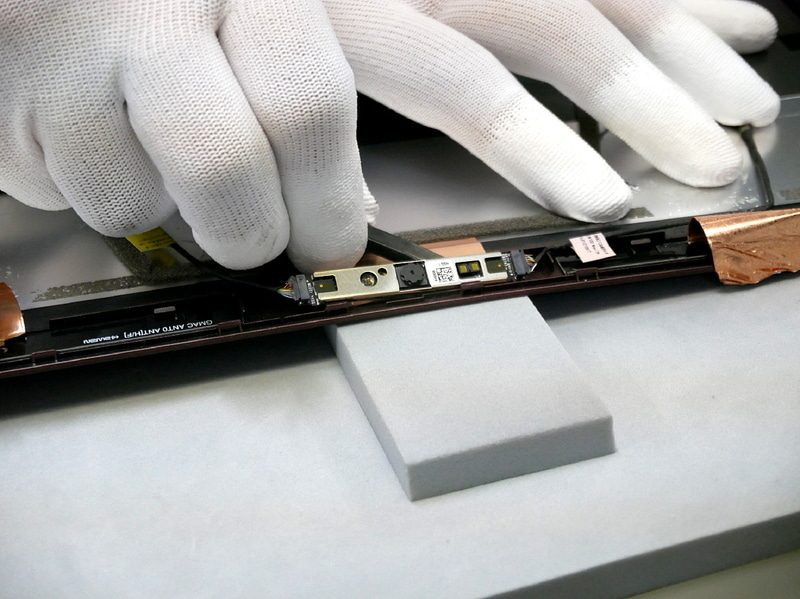 カメラモジュールは再利用するために丁寧に取り外す