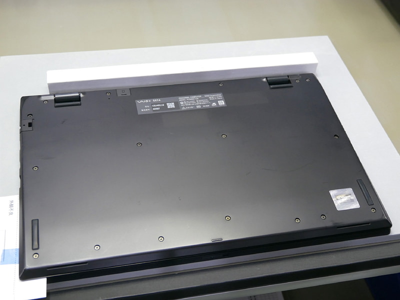 ラベルの貼付が完了。ネジもすべて新しいネジで締められている