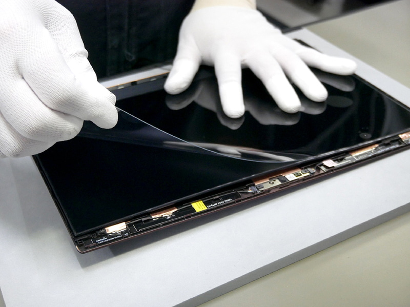 LCDのタッチパネル用ガラスを剥がす