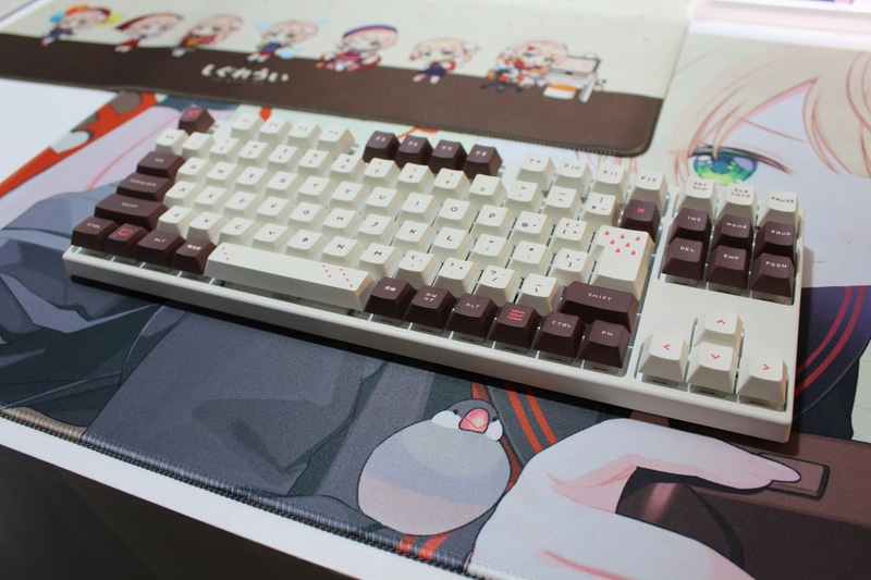 しぐれういさんコラボキーボード、マウスパッド