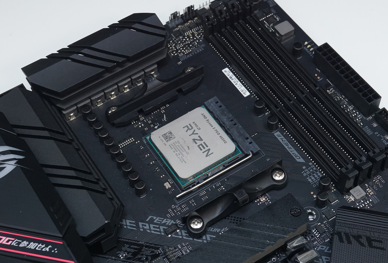 Socket AM4を利用した多くのマザーボードは、UEFIを更新すればRyzen 5000シリーズも問題なく利用できる