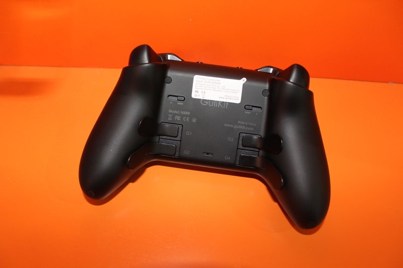 TT Pro背面デザイン。金属パドルは取り外し可能